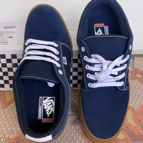 Vans Men’s Skate Chukka Low Dress Blues/Gum
VN0A4BX4FS1
Sneakers - Picture 13 of 16